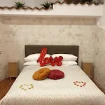 Setteabbracci & بيت ضيافة بارونيسي
