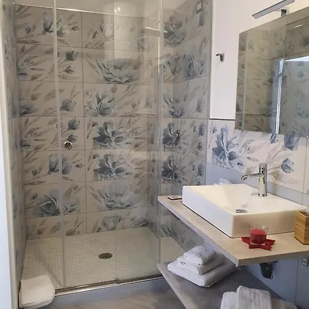 בית הארחה Setteabbracci & בארוניסי
