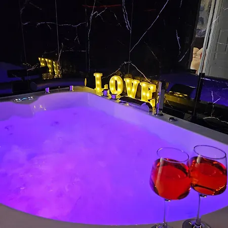 Setteabbracci & ゲストハウス 4*